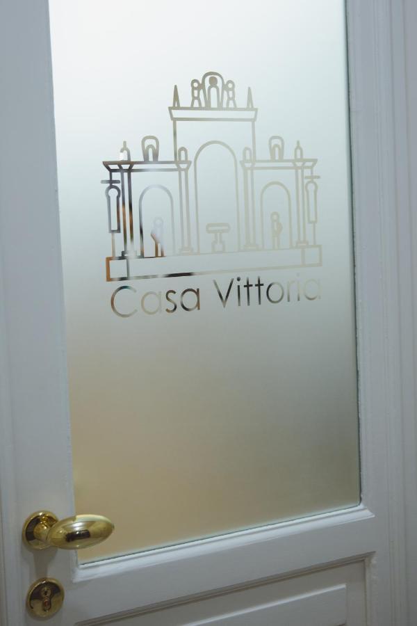Casa Vittoria Napoli - Santa Lucia Bed and Breakfast Exteriör bild